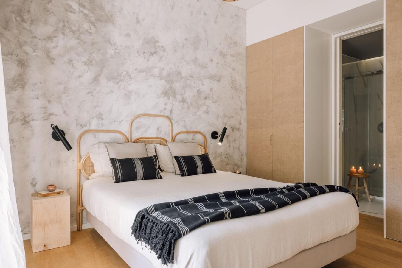 Banyak - 2 Bedrooms And Parking In Arroios Apartment
