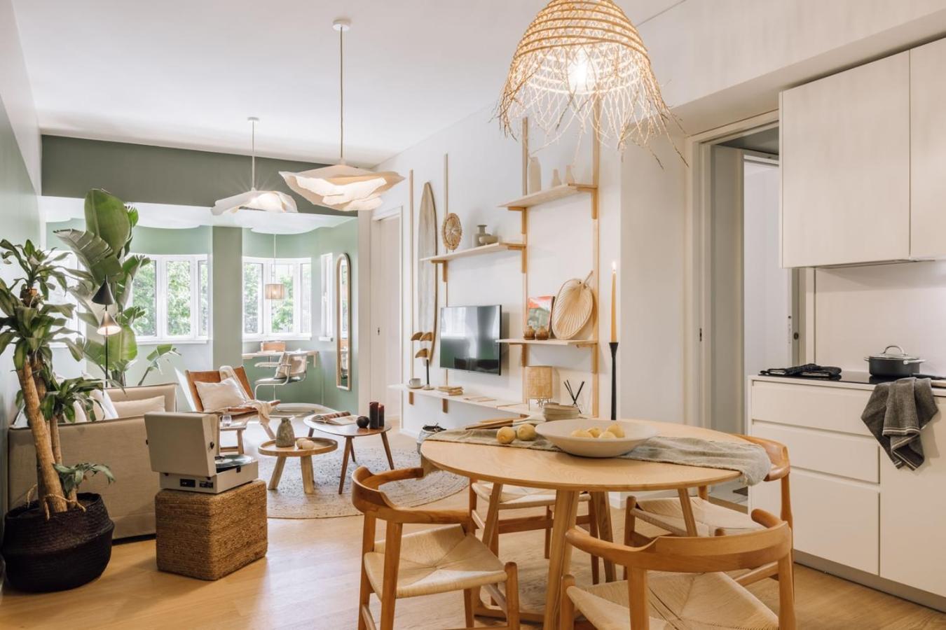 Banyak - 2 Bedrooms And Parking In Arroios Apartment